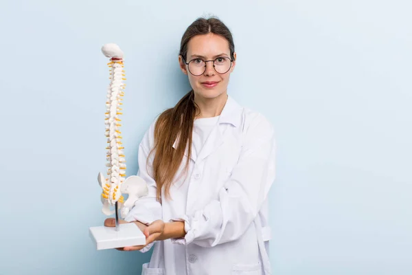 Young Adult Woman Smiling Happily Friendly Offering Showing Concept Spine — Stockfoto