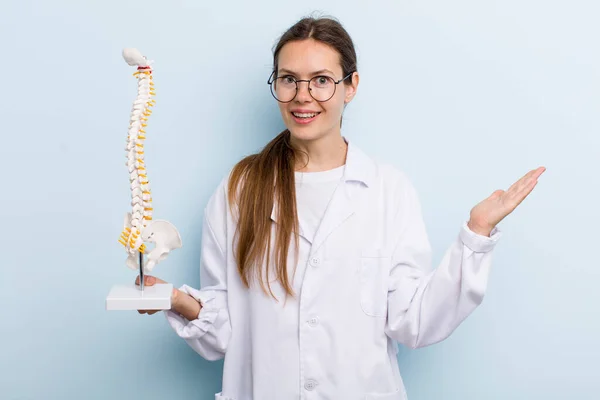 Young Adult Woman Feeling Happy Surprised Realizing Solution Idea Spine — Foto Stock
