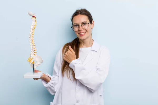 Young Adult Woman Feeling Happy Facing Challenge Celebrating Spine Specialist — Stockfoto