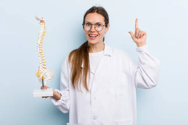 Young Adult Woman Feeling Happy Excited Genius Realizing Idea Spine — Stockfoto