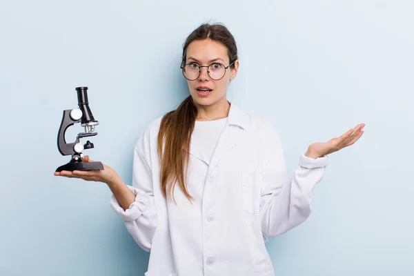 Young Adult Woman Amazed Shocked Astonished Unbelievable Surprise Scientist Microscope — Stockfoto