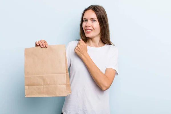 Young Adult Woman Feeling Happy Facing Challenge Celebrating Delivery Take — ストック写真