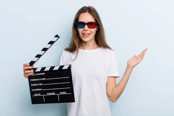 Young Adult Woman Feeling Happy Surprised Realizing Solution Idea Movie — Stockfoto