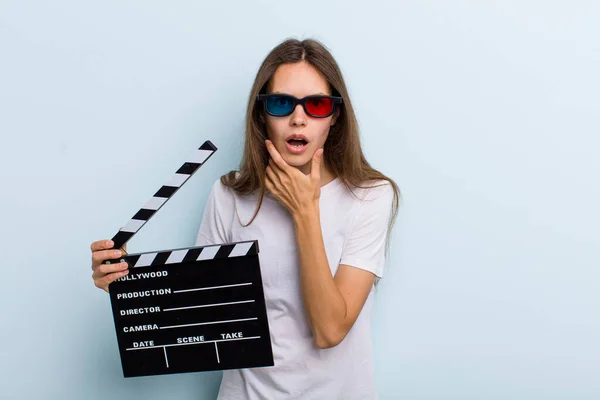 Young Adult Woman Mouth Eyes Wide Open Hand Chin Movie — Stockfoto