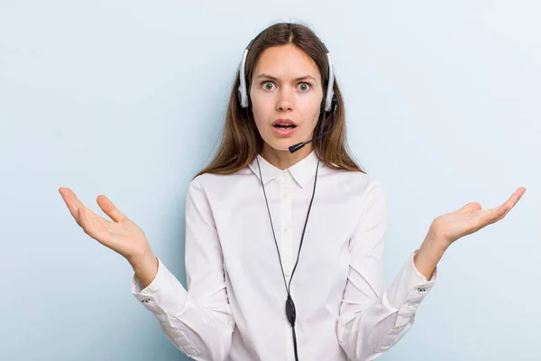 Young Adult Woman Feeling Extremely Shocked Surprised Telemarketer Concept — 图库照片