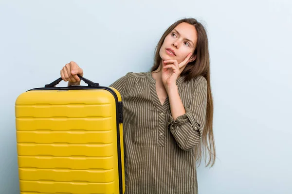 Young Adult Woman Thinking Feeling Doubtful Confused Flight Passenger Concept — Stockfoto