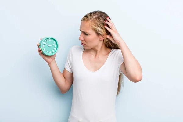 Blonde Young Adult Woman Feeling Puzzled Confused Scratching Head Alarm — ストック写真