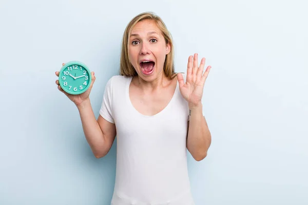 Blonde Young Adult Woman Feeling Happy Astonished Something Unbelievable Alarm — Stockfoto