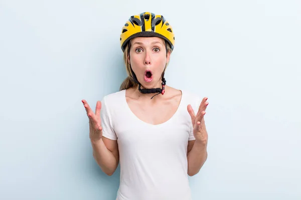 Blonde Young Adult Woman Amazed Shocked Astonished Unbelievable Surprise Bike — Stockfoto