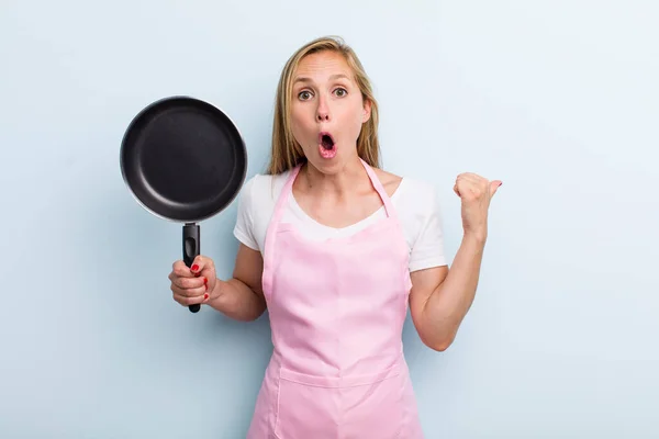 Blonde Young Adult Woman Looking Astonished Disbelief Chef Concept — Fotografia de Stock