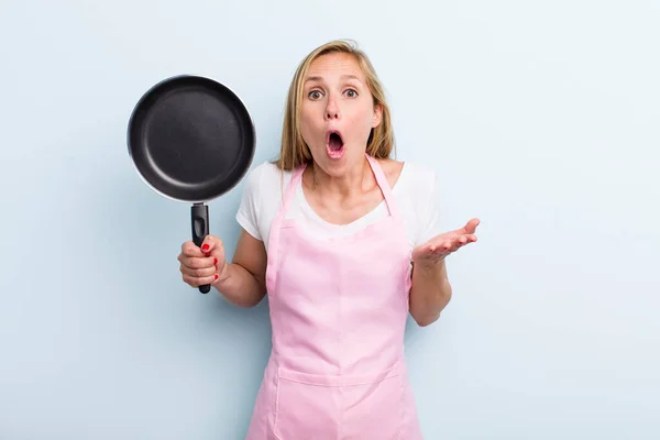 Blonde Young Adult Woman Amazed Shocked Astonished Unbelievable Surprise Chef — Fotografia de Stock