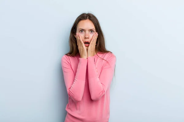 Young Adult Pretty Woman Feeling Shocked Scared Looking Terrified Open — Stockfoto