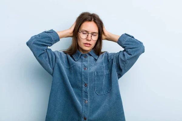 Joven Adulto Bonita Mujer Sintiéndose Frustrado Molesto Enfermo Cansado Fracaso — Foto de Stock