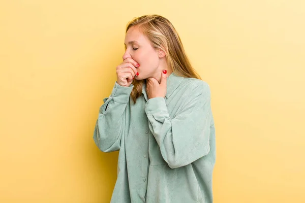 Young Adult Blonde Pretty Woman Feeling Ill Sore Throat Flu — Stock Photo, Image