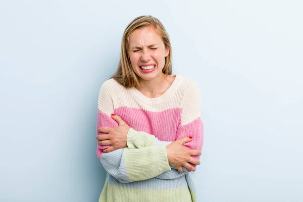 Junge Erwachsene Blonde Hübsche Frau Die Sich Ängstlich Krank Krank — Stockfoto