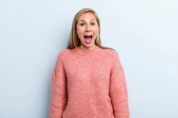 Young Adult Blonde Pretty Woman Looking Happy Pleasantly Surprised Excited — Stockfoto