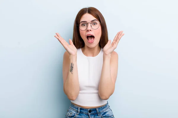 Young Adult Pretty Woman Feeling Shocked Excited Laughing Amazed Happy — Stockfoto