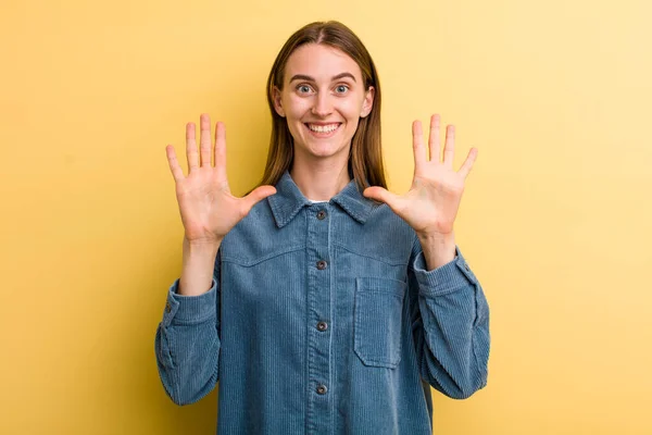 Young Adult Pretty Woman Smiling Looking Friendly Showing Number Ten — Zdjęcie stockowe