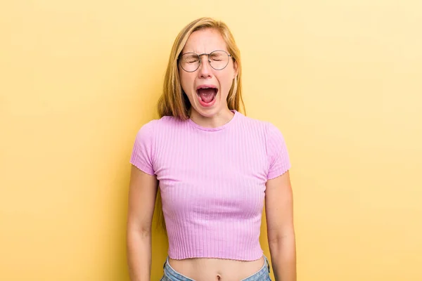 Young Adult Blonde Woman Shouting Aggressively Looking Very Angry Frustrated — Stockfoto