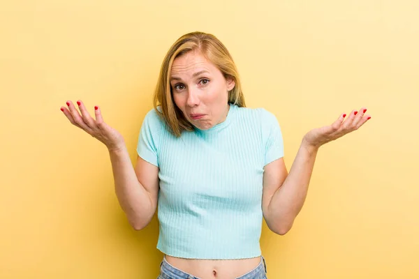 Young Adult Blonde Woman Shrugging Dumb Crazy Confused Puzzled Expression — Stockfoto