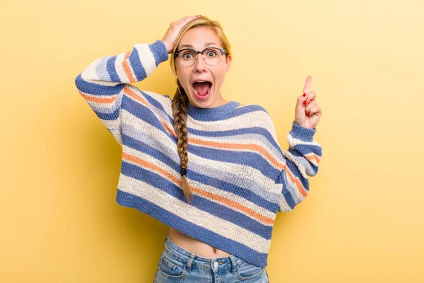 Young Adult Blonde Woman Laughing Looking Happy Positive Surprised Realizing — Stockfoto