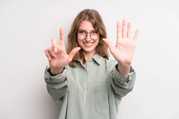 Teenager Young Girl Smiling Looking Friendly Showing Number Seven Seventh — Foto Stock