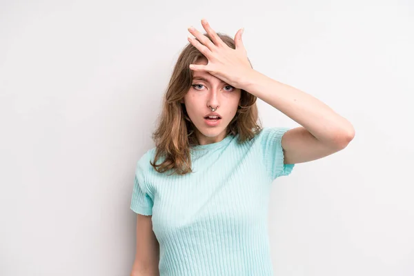 Teenager Young Girl Raising Palm Forehead Thinking Oops Making Stupid — Fotografia de Stock