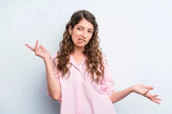Young Adult Pretty Woman Shrugging Dumb Crazy Confused Puzzled Expression — Stock Photo, Image