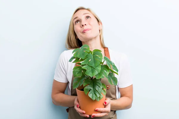Young Blonde Woman Plants Gardering Concept — Fotografia de Stock