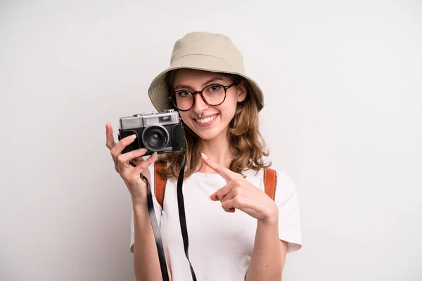 Young Girl Wphotographer Tourism Concept — 图库照片