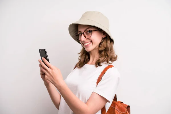 Young Girl Using Her Phone Tourist Concept — Stockfoto