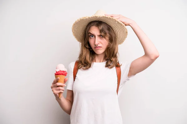 Young Girl Ice Cream Summer Cocnept — Stock Photo, Image