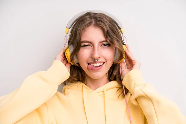 Jeune Fille Écouter Musique Avec Son Casque — Photo