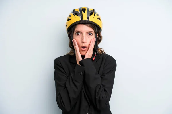 Pretty Young Adult Businesswoman Bike Helmet — Stockfoto