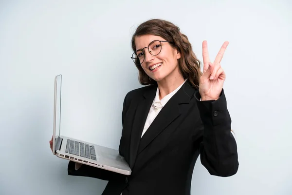 Pretty Young Adult Businesswoman Laptop — Stockfoto