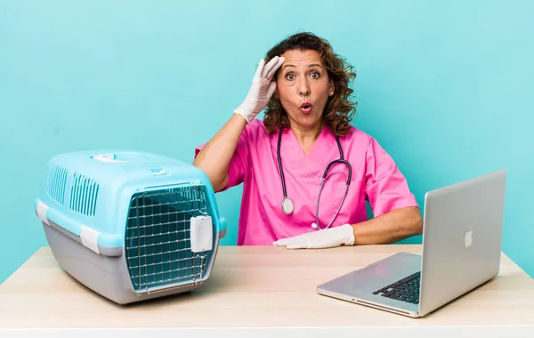 Middle Age Woman Looking Happy Astonished Surprised Veterinarian Concept — Stockfoto