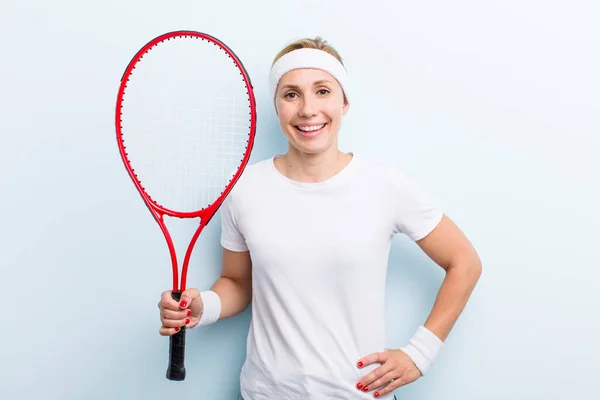 Blonde Pretty Woman Practicing Tennis Sport — ストック写真