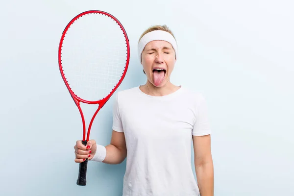 Piękna Blondynka Uprawianie Sportu Tenisowego — Zdjęcie stockowe