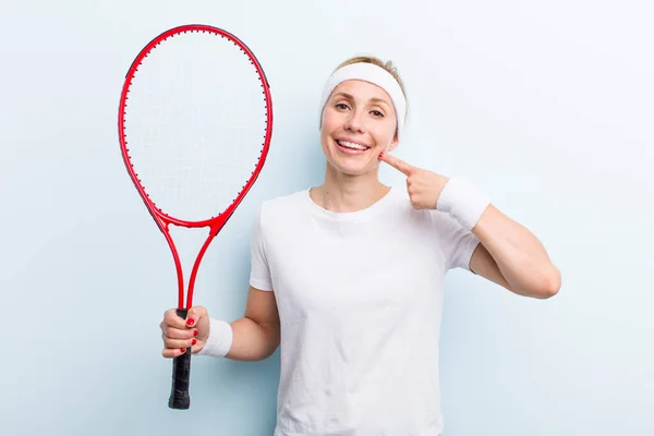 Blonde Pretty Woman Practicing Tennis Sport — ストック写真