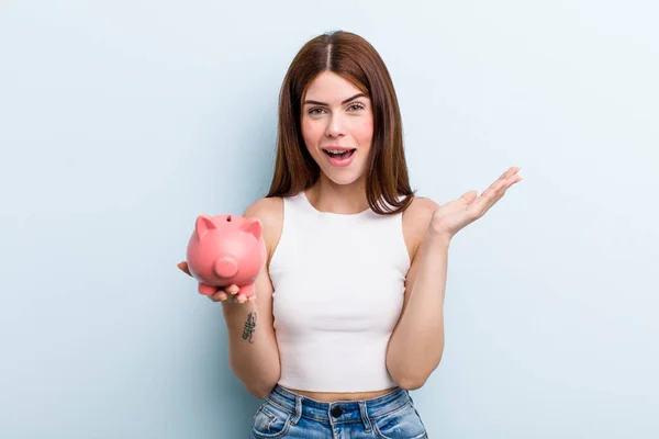 Young Adult Pretty Woman Piggy Bank — Stockfoto