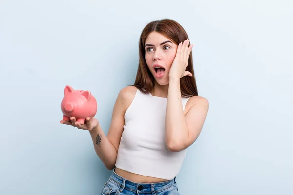 Young Adult Pretty Woman Piggy Bank — Foto Stock