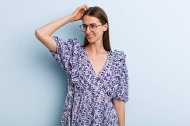 Genç ve güzel bir kadın.