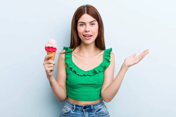 Young Adult Pretty Woman Ice Cream Summer Concept — Stockfoto