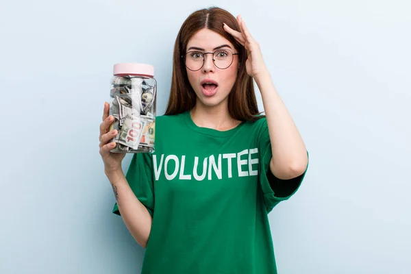 Young Adult Pretty Woman Volunteer Donation Concept — Fotografia de Stock