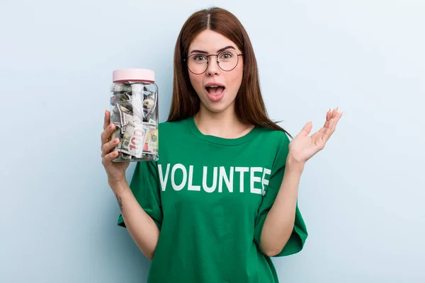 Young Adult Pretty Woman Volunteer Donation Concept — Photo