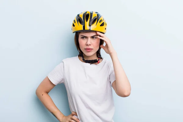 Young Adult Pretty Woman Bike Concept — Stockfoto