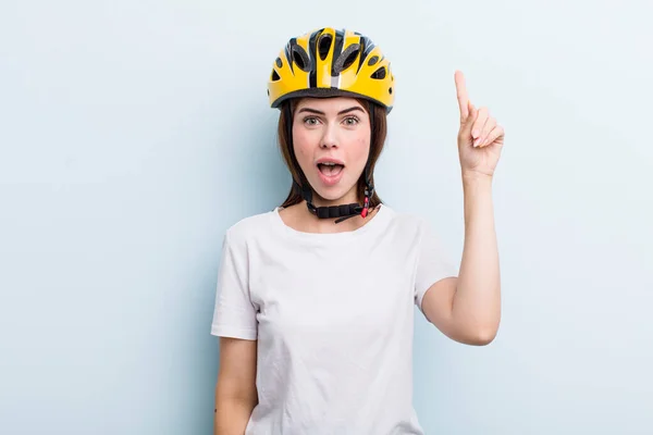 Young Adult Pretty Woman Bike Concept — Stock Photo, Image