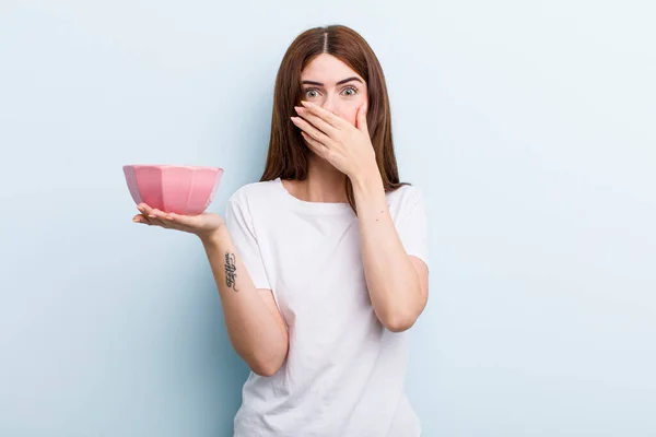 Young Adult Pretty Woman Empty Bowl Copy Space — Stockfoto