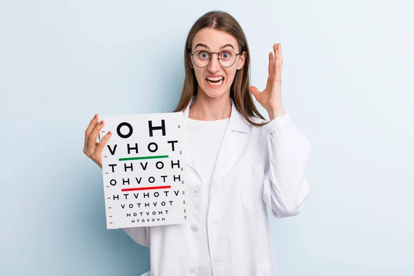 Jong Volwassen Mooi Vrouw Optisch Visie Test Cocnept — Stockfoto