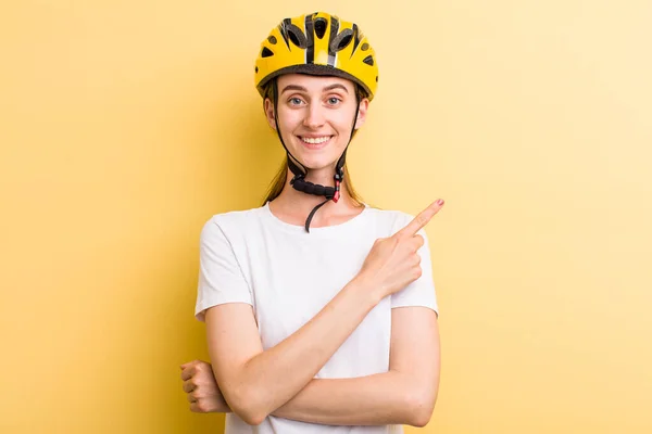 Young Adult Pretty Woman Bike Concept — Stock Photo, Image